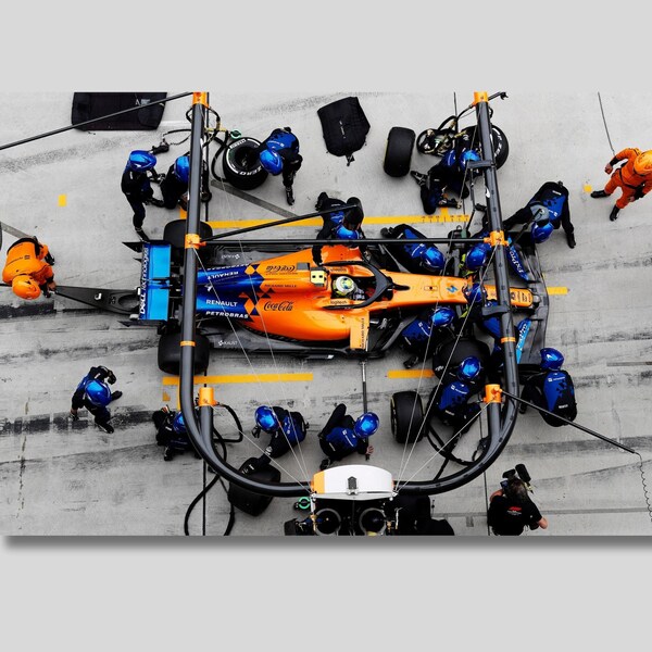 Lando Norris Pit Stop Canvas Print Art,Lando Norris Poster,Man Cave Decor,Formula One F1 Grand Prix,McLaren Fan Gift,Racing Canvas Wall Art