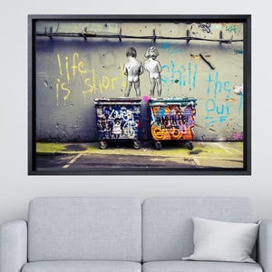 Banksy Pinkelnde Jungen Leinwand Wandbild, Banksy Leinwand Wanddekor gerahmt, Banksy Graffiti Street Art, Banksy Leinwanddruck, Banksy Graffiti Poster