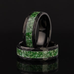 Hammered Black Tungsten Moss Agate Ring - 8mm Wedding Band