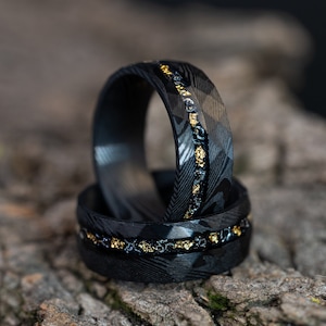 Damascus Meteorite & Crushed Gold Leaf, Crushed Gold Leaf Ring, Meteorite Ring, Man Wedding Band, Black Steel Hammered Ring, 8mm Ring