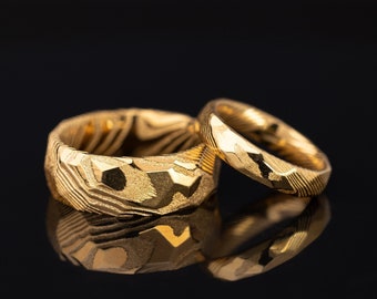 Gold-Plated Damascus Steel Wedding Ring Set: Hammered Couples Band