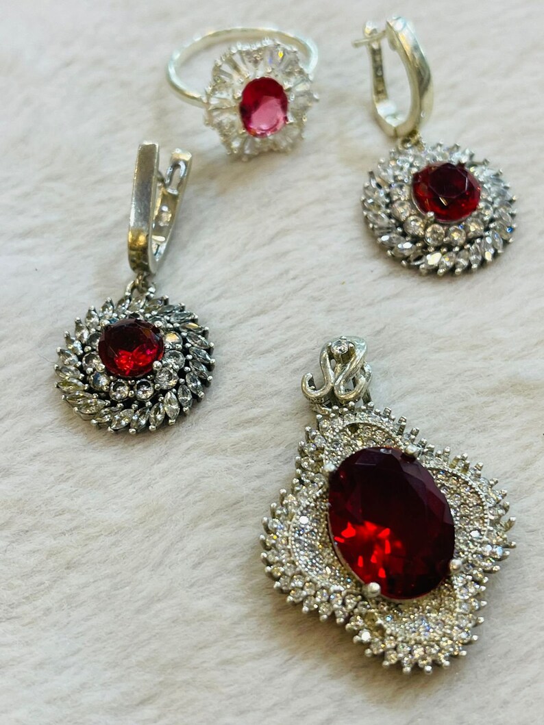 Artificial Ruby Silver Jewelry Set, Handmade Necklace and Earrings, Fashion Accessory for Weddings, Romantic Birthday Gift zdjęcie 3