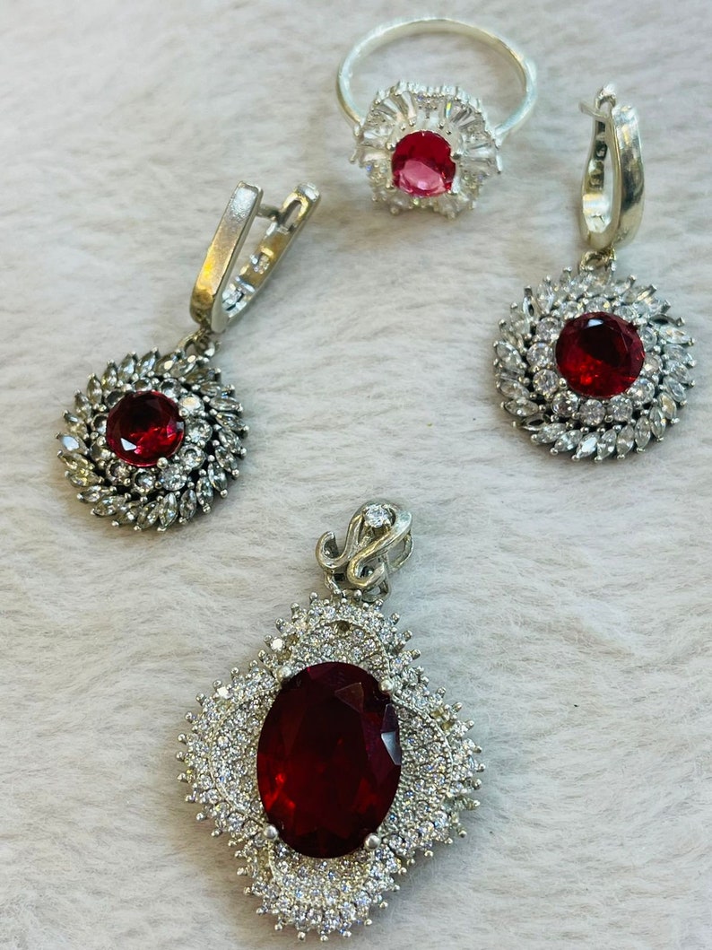 Artificial Ruby Silver Jewelry Set, Handmade Necklace and Earrings, Fashion Accessory for Weddings, Romantic Birthday Gift zdjęcie 2