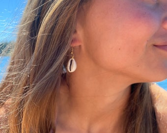seashell earrings | seashell pendant earrings | gold earrings | beach earrings
