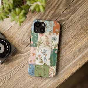 Handyhülle mit floralem Patchwork-Stil, Oma-Chic Boho