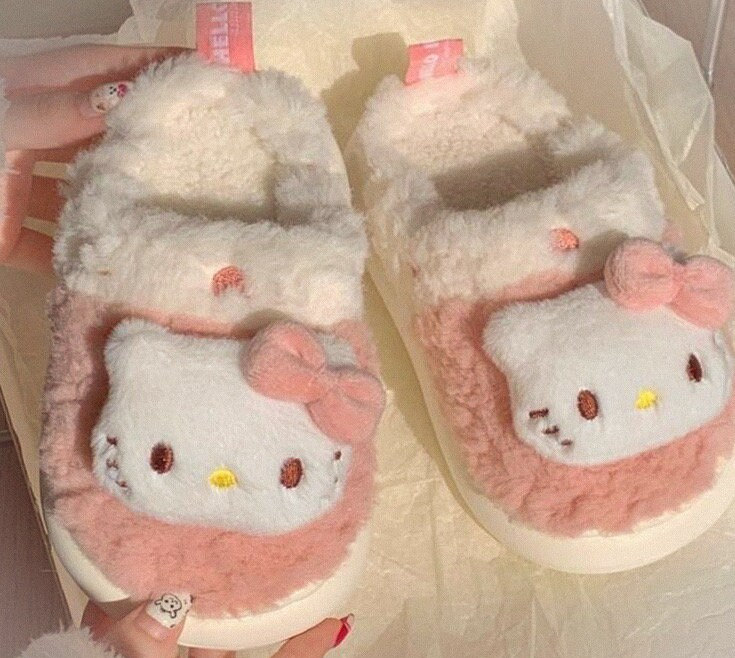 Hello kitty store slippers womens