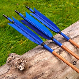 Handmade Traditional Wood Arrows - &quot;Sky&quot; [Set of 6]