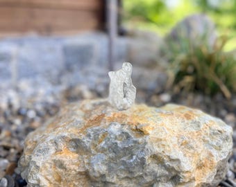 Small fountain stone made of Jurassic limestone – natural water feature – K2