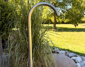 Moderner Brunnen-Einlauf aus Edelstahl 25mm Durchmesser - Moderner Garten - Edle Optik - Höhe 75cm