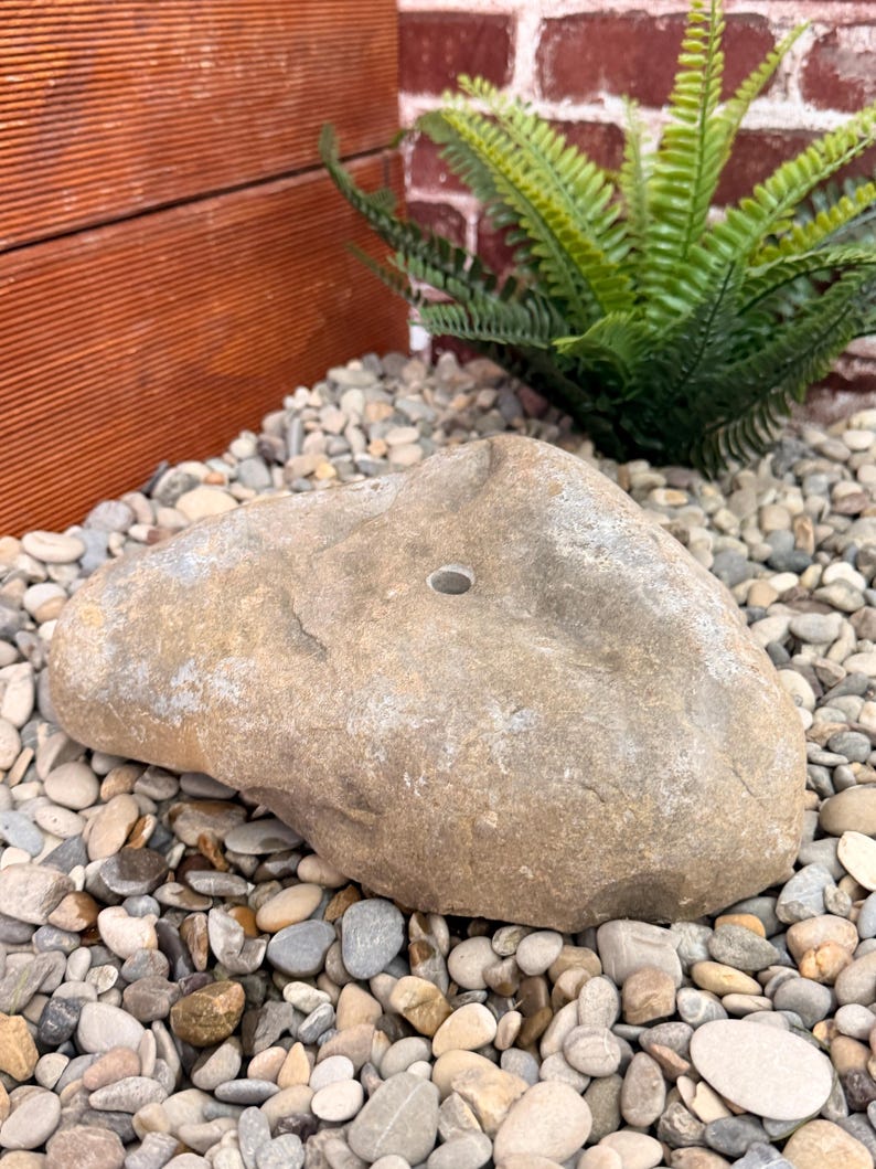Modern garden fountain made of Allgäu gravel, spring stone for outdoor use, 24 cm, single piece image 3
