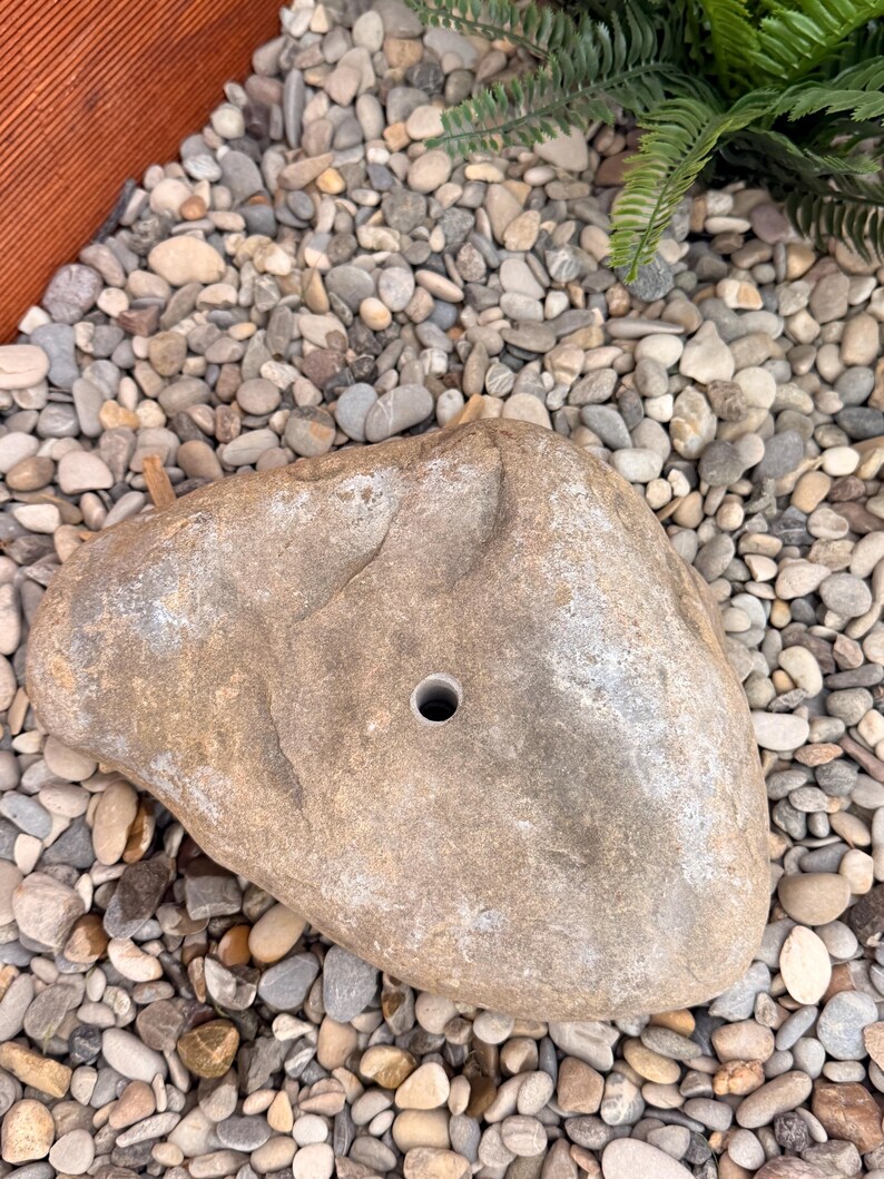Modern garden fountain made of Allgäu gravel, spring stone for outdoor use, 24 cm, single piece image 5