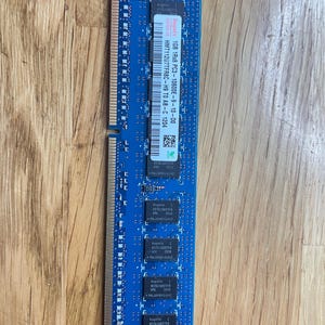 Hynix 1GB Module HMT112U7TFR8C-H9 T0 AB-C 1204