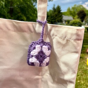 Customizable crochet airpod/earbuds/coin pouch for tote bag