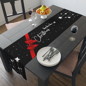 Merry Christmas Table Runner – Elegant Christmas decoration for the dining table | Festive table decoration for family & guests | Gift idea