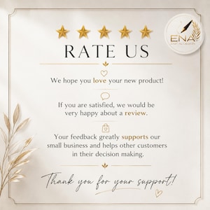 K&ouml;nnte beinhalten: Eine quadratische Kundenfeedback-Karte mit cremefarbenem Hintergrund und goldenem Rand. Sie zeigt f&uuml;nf goldene Sterne, den Text RATE US und ein Logo von ENA Digital Design. Die Karte enth&auml;lt Text zur Bitte um eine Bewertung, ein Dankesch&ouml;n und eine goldene Blattgrafik.
