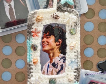 handmade crochet photocard keychain