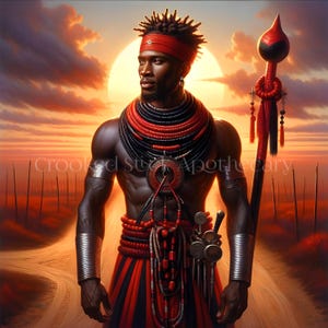 Pode incluir: Um homem com dreadlocks e uma faixa vermelha na cabeça está em um campo com um pôr do sol ao fundo. Ele está usando um colar de contas vermelhas e pretas e um cinto de contas vermelhas e pretas. Ele está segurando uma lança com uma ponta vermelha e preta.