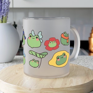 Lustige Frosch-Mattglas-Tasse Niedliche Kröten Cartoon Cottagecore Pilze Natur Geschenk Frosch mit Erdbeere Eiskaffeetasse Hipster Bild 2