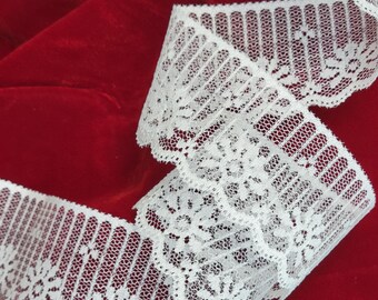 White Scalloped Lace Edging, Vintage