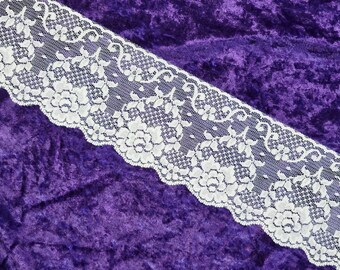 White, Wide Scalloped Lace Edging, Vintage