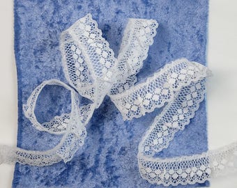 White Ruffled Lace Edging
