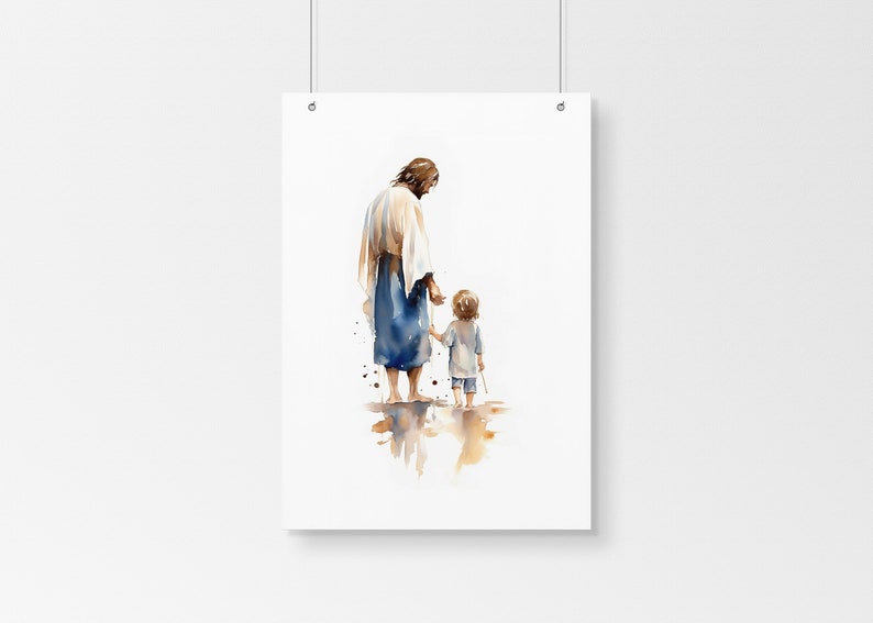 K&ouml;nnte beinhalten: Ein Aquarellbild von einem Mann und einem Kind, die Hand in Hand gehen. Der Mann tr&auml;gt eine lange Robe und das Kind tr&auml;gt ein kurz&auml;rmeliges Hemd und eine Hose. Das Bild ist in Blaut&ouml;nen, Braun- und Wei&szlig;t&ouml;nen gehalten.