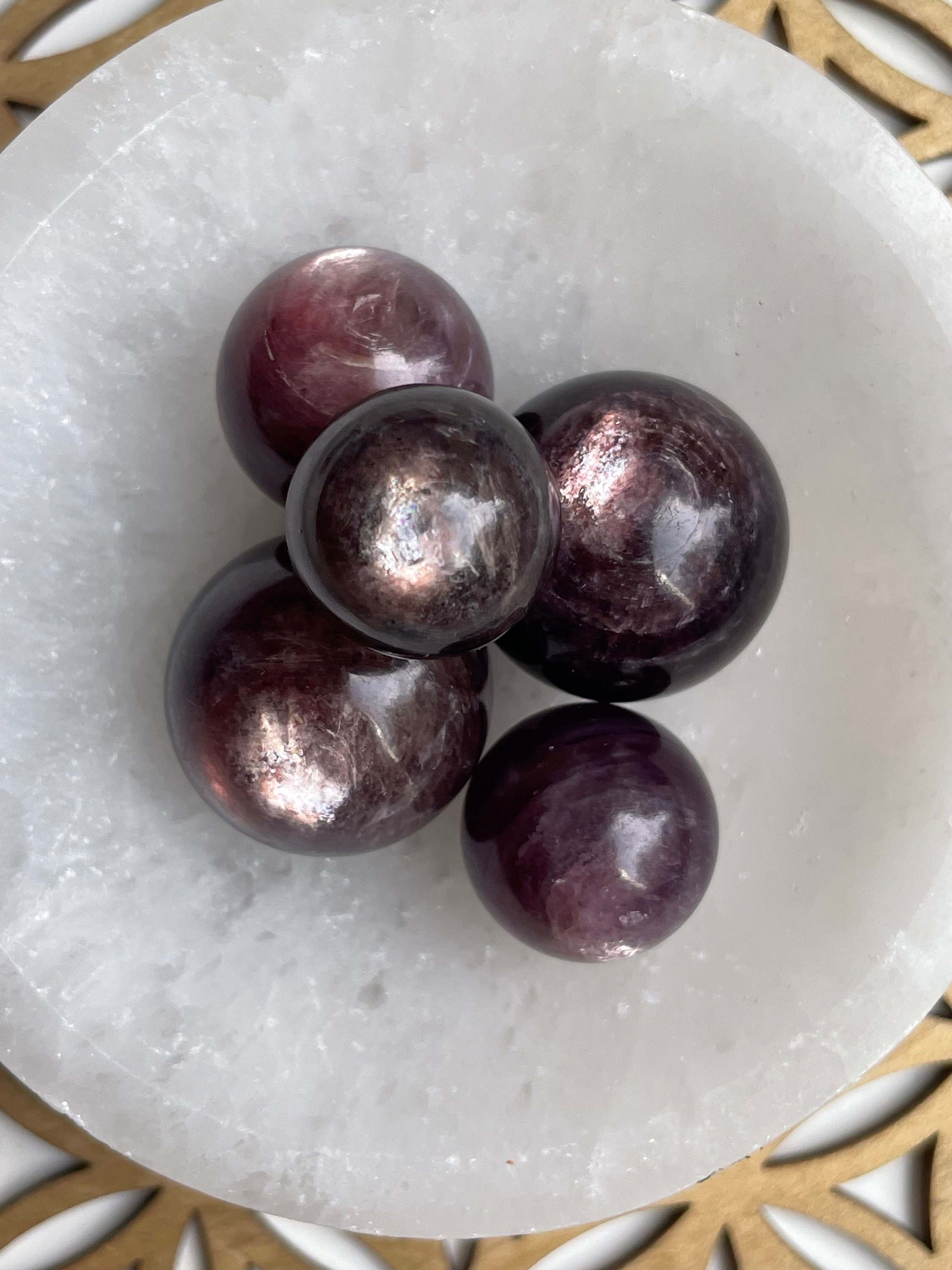 週末価格アパタイト&サンストーン&レピドライト共生　スフィア　マイカ部キラキラ Purple mica sphere - Etsy 日本