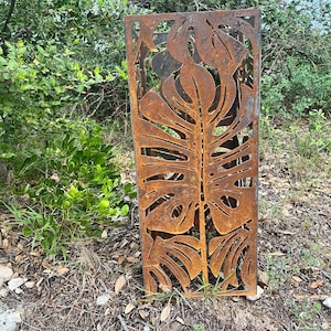 Monstera Garden Column, Well Cover, Metal Yard Art, Outdoor Lantern
