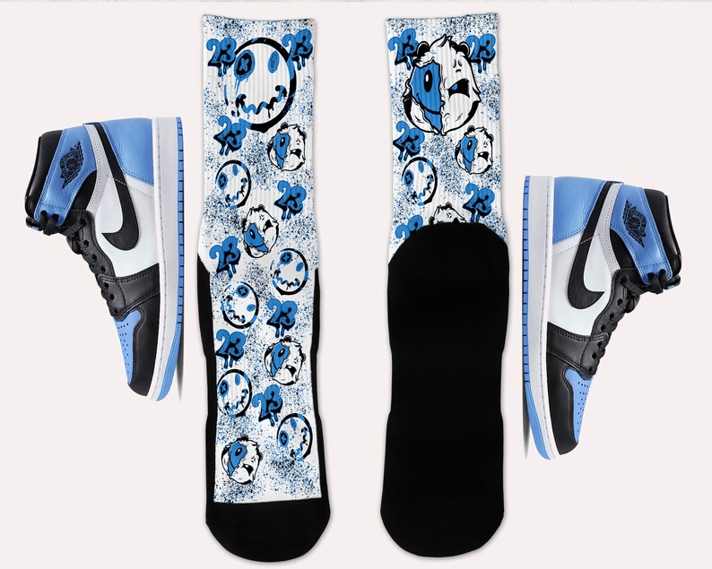 Calzini Jordan 1 UNC Toe - Calzini personalizzati con abbinamento smiley immagine 2