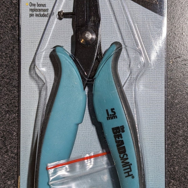 The Beadsmith 1.5mm Metal Hole Punch Pliers JT102