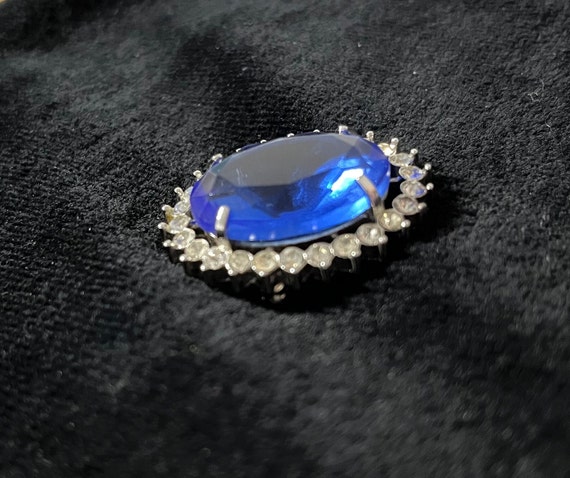 Vintage Blue Glass and Rhinestone Brooch Pin 1980s - image 4