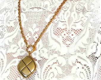 Collier pendentif en or et diamants MATELASSE VINTAGE CHANEL, années 1980