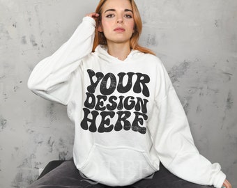 Gildan 18500 Mockup, Gildan 18500 Real Model Mockup, Weißer Übergroßer Hoodie Mockup, Ästhetischer Mockup, Gildan Pullover Mockup, Modell MockUp