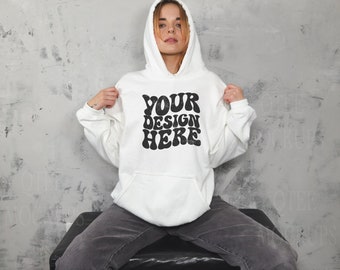 Gildan 18500 Mockup, Gildan 18500 Echtes Modell Mockup, Weißes Übergroßes Hoodie Mockup, Ästhetische Mockups, Gildan Pullover Mockups, Retro Mock Up