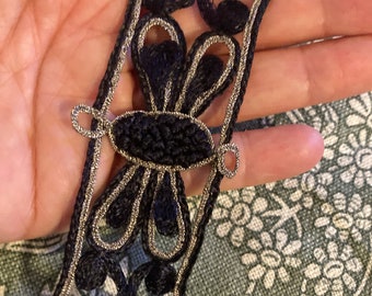 Gorgeous antique metallic silk appliqué. 12 cm long 3.5cm wide