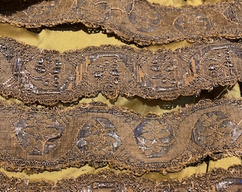 1,8 metri di finiture metalliche e lino in oro antico del 1700. RARO. 4 cm di larghezza.