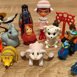 Miniature toy figures set of 16!!
