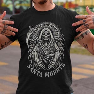 Camiseta gótica de la Santa Muerte, camiseta de la Santa Muerte, idea de regalo de camiseta de calavera del Día de los Muertos, camiseta de esqueleto de arte popular mexicano, camiseta del Día de los Muertos