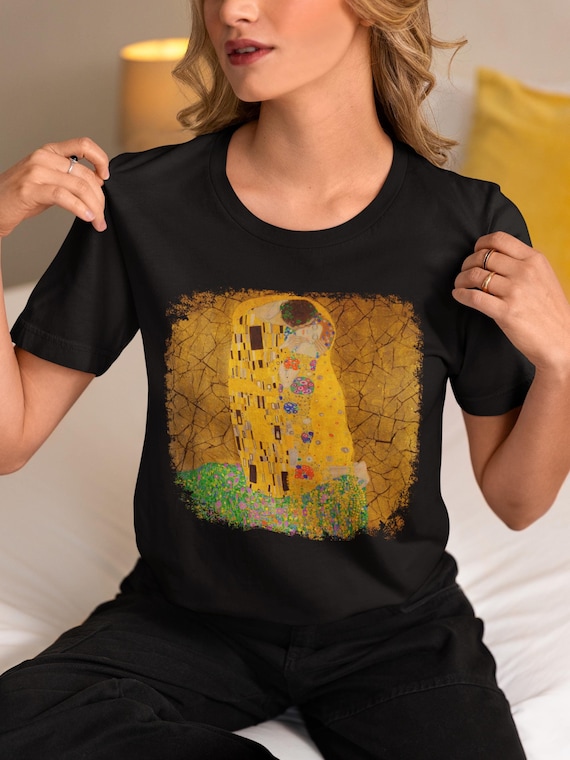 Gustav Klimt The Kiss T-Shirt, Famous Painting Tee for Art Lovers, Art Nouveau Style Artwork Tee, Fine Art Teacher Gift, Modern Art History