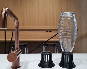 2 Flaschenhalter für Sodastream Crystal Glasflasche - geschlossener Boden gegen Wasserflecken in der Küche