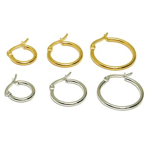 Peut inclure: Ensemble de six créoles en deux tailles différentes. Trois créoles dorées et trois créoles argentées.