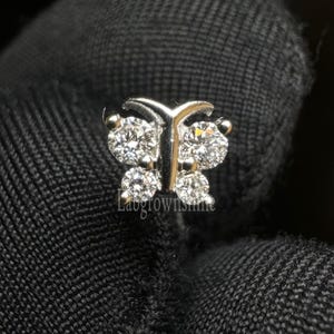 Pendiente de botón con forma de mariposa de diamante (individual, medio par) en oro macizo de 14 quilates con forma de mariposa de diamante para hélice.