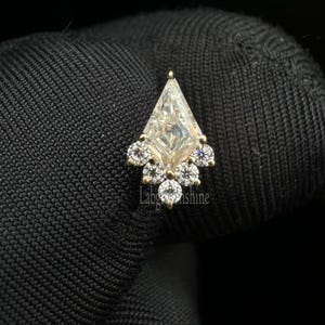 14K Gold Kite Lab-grown Diamond Earring Rhombus Stud Earring Moissanite Cartilage Threaded Stud Helix Stud Tagus Piercing Conch Earring