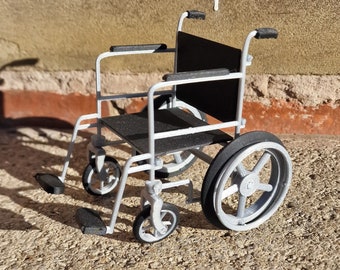 Dollhouse 1/12 wheelchair with working wheels ! - 3D printed dollhouse furniture - Miniature dollhouse furniture