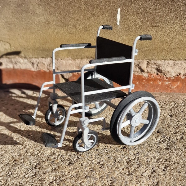Dollhouse 1/12 wheelchair with working wheels ! - 3D printed dollhouse furniture - Miniature dollhouse furniture