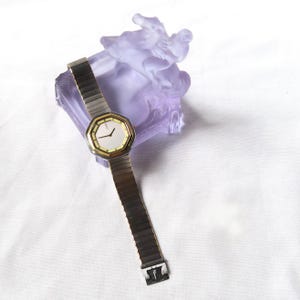 Yves Saint Laurent Vintage stunning women&#39;s watch in a very good condition