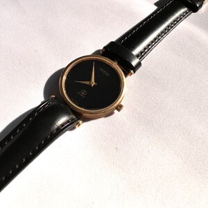 Gucci ladies watch vintage in a very good condition