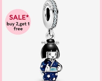 Japanische Puppe im blauen Kimono-Charm, Silber-Charm, Armband-Charms, Charms für Armband, Geschenk für Mädchen