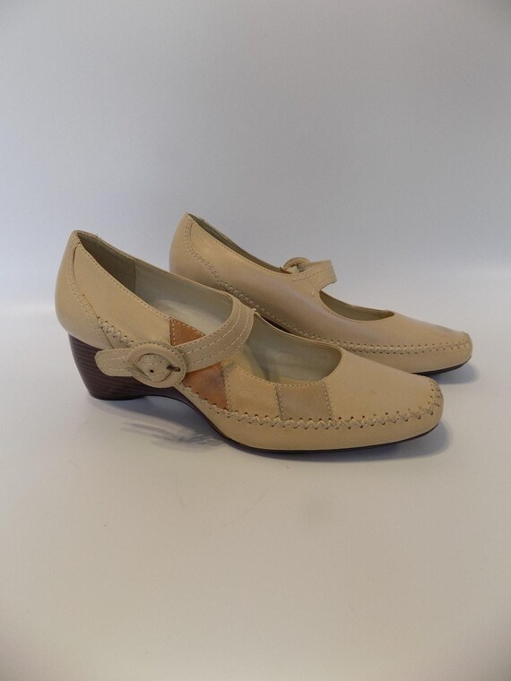 Clarks Mary Jane Shoes Size 5 to 5.5 Wide Fit Women Beige Cream Leather Low Heel Etsy