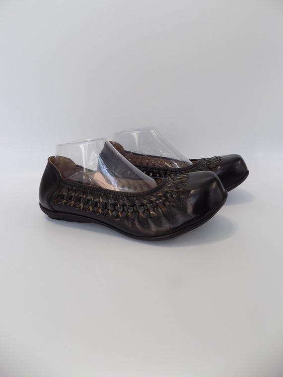 Comfortable wide pumps hot sale